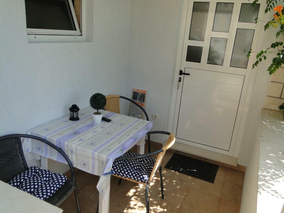 Mir Apartments Primošten Exteriör bild
